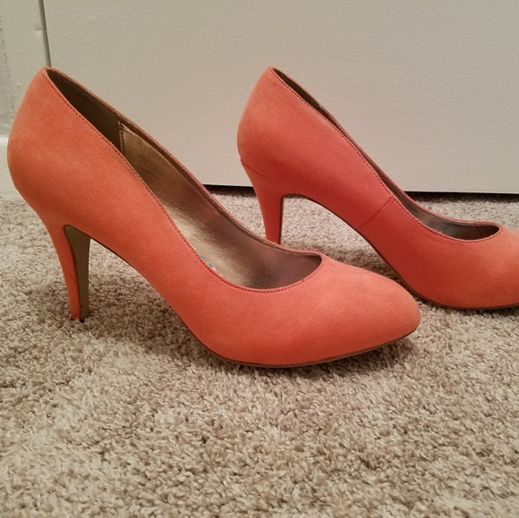 Pink high heels - Picture 2 of 2
